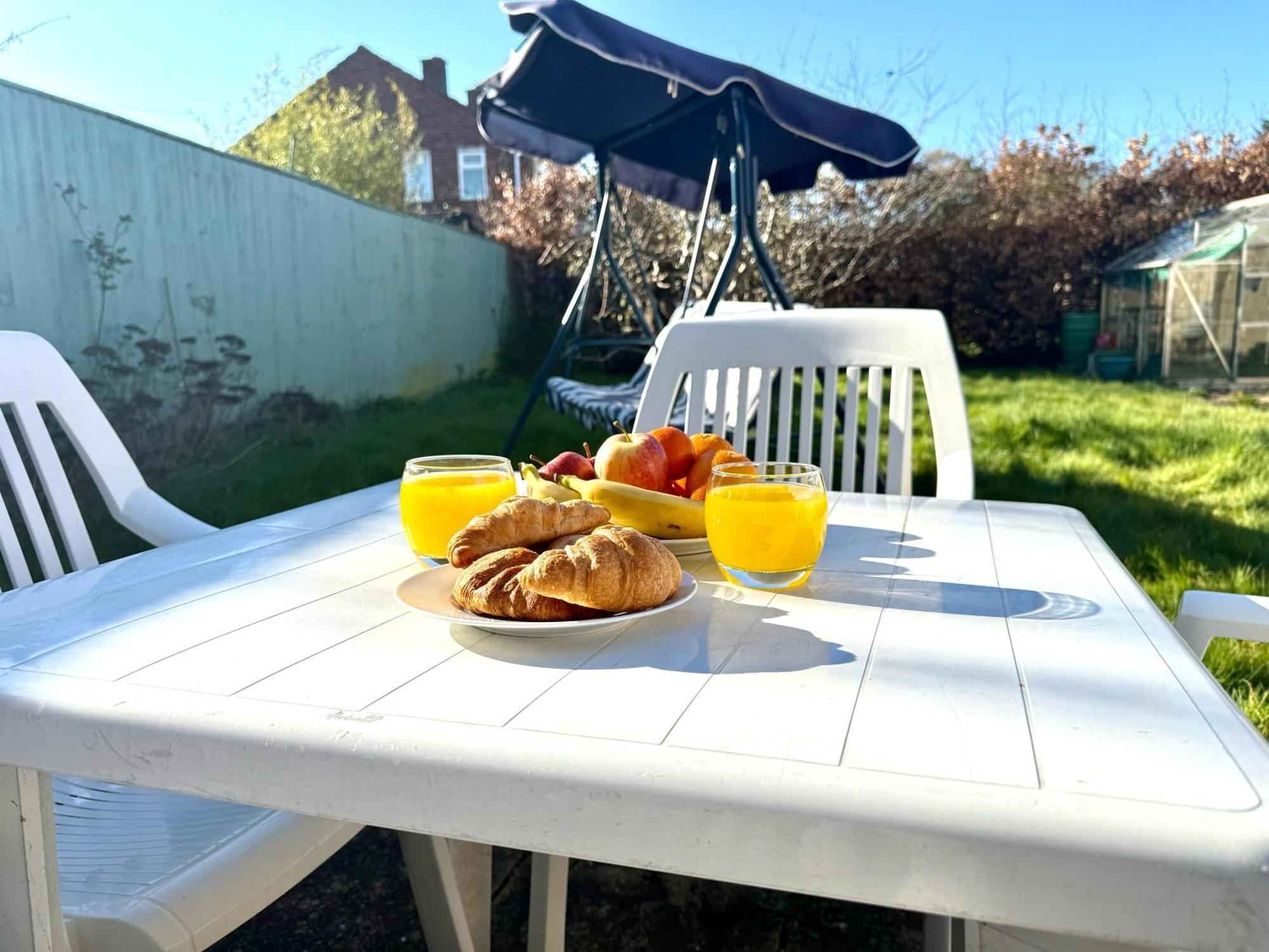 Stylish 3-Bedroom House With Garden & Free Parking'S, Prime Location With Private Garden Kidlington Exterior photo